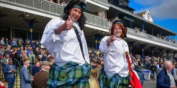 Giant-Highlander-Performers