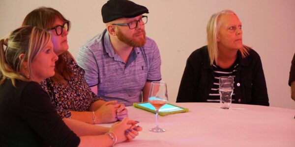 Interactive-Christmas-Quiz-Guests-Watching-Screen