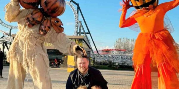 Pumpkin-Stilt-Walking-Characters-Photo-Opportunity